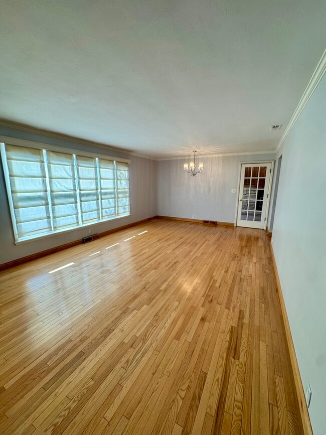 Building Photo - 1535 Monterey Ct