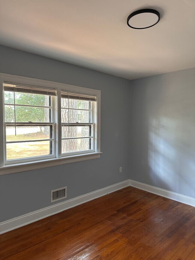 Building Photo - RENTAL HOME 3BD/2BTH