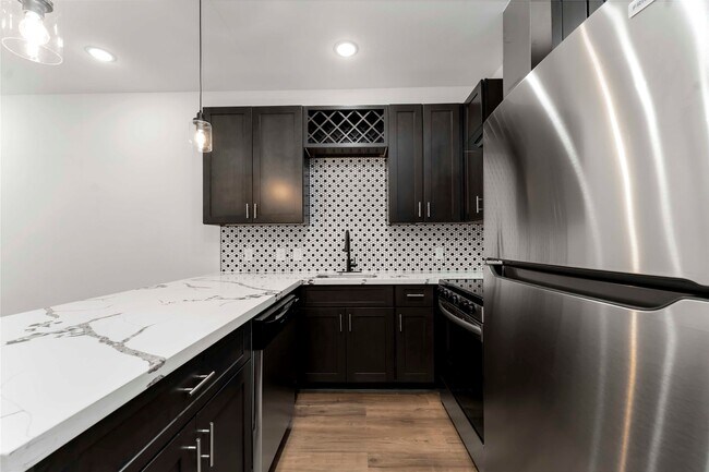 Building Photo - 7987 Chateau St