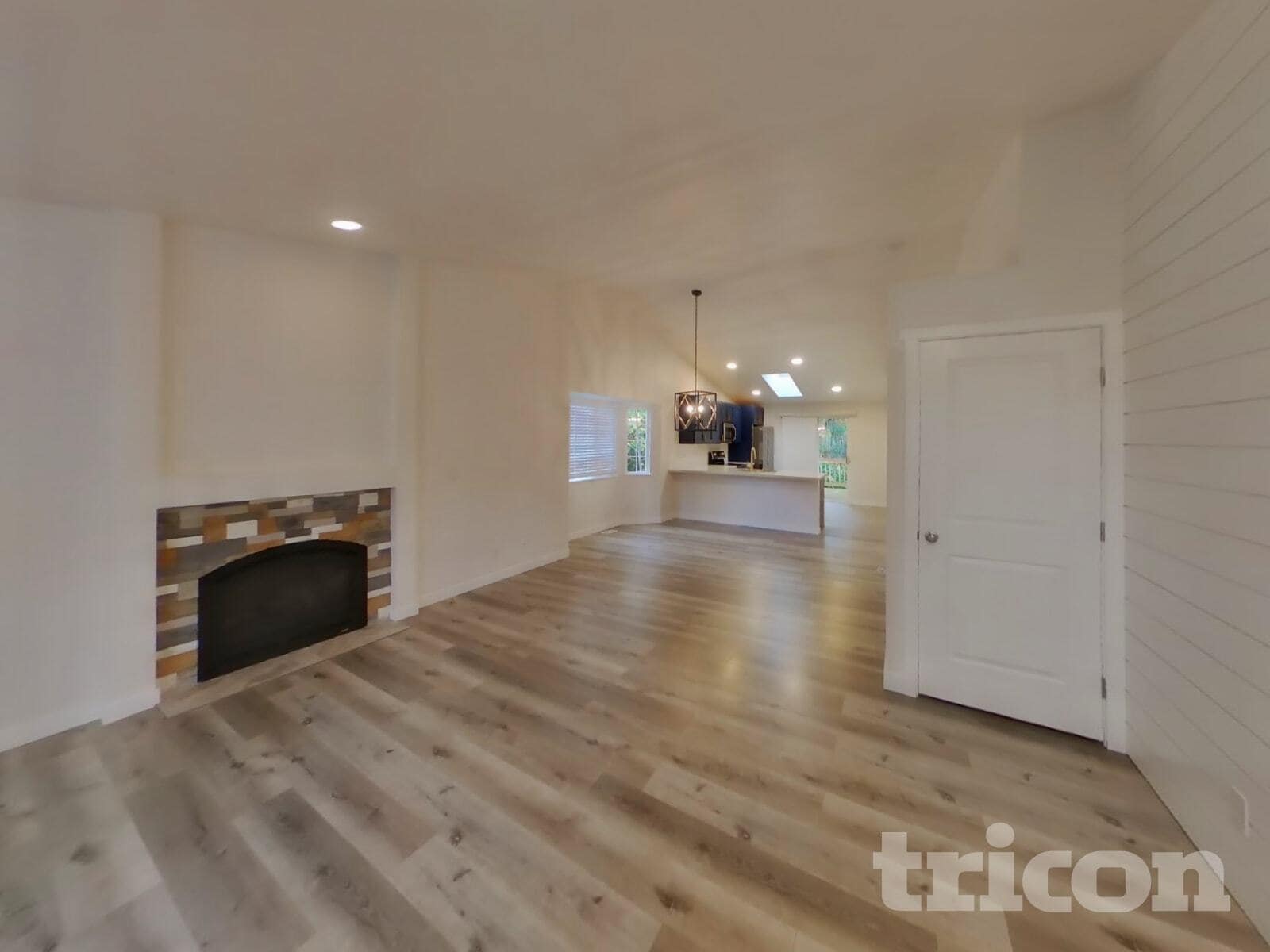 Building Photo - 1602 57th Ave NE