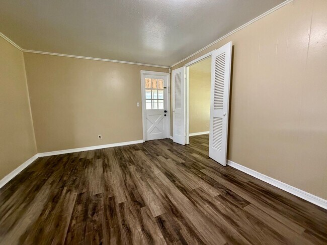 Building Photo - 1809 Richter Ln