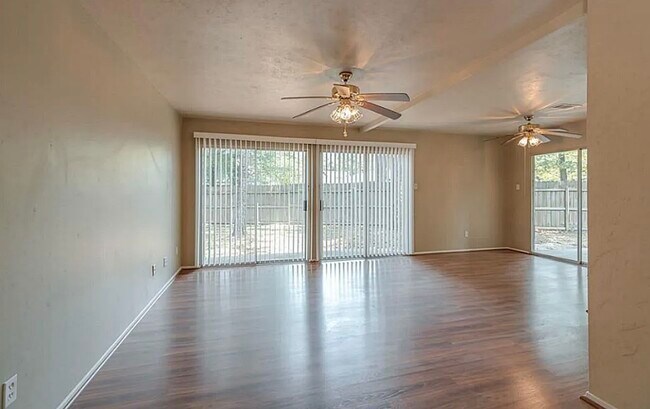 Building Photo - 1202 E Red Cedar Cir