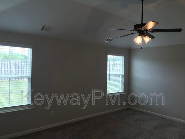 Building Photo - 221 Ducal St