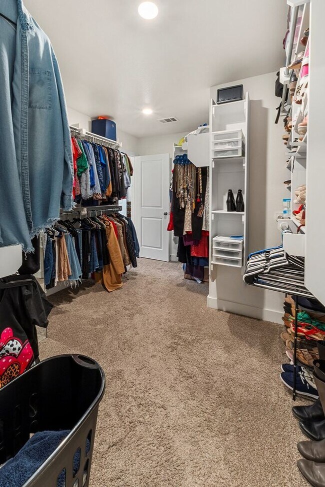 Building Photo - Fully Furnished