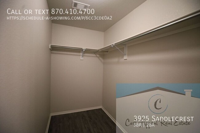 Building Photo - Move in special $800!! Beautiful 3 bed / 2...