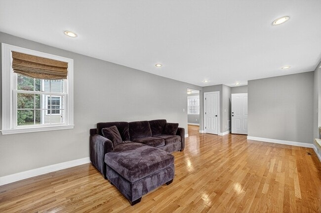 Building Photo - 28 Webster St