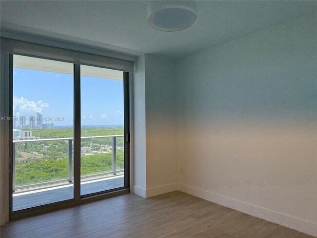 Building Photo - 16385 Biscayne Blvd