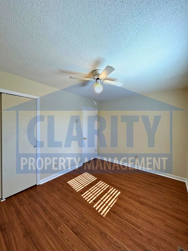 Building Photo - Three bedroom home in a quiet neighborhood!