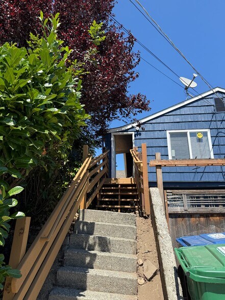 Building Photo - 7265 46th Ave S