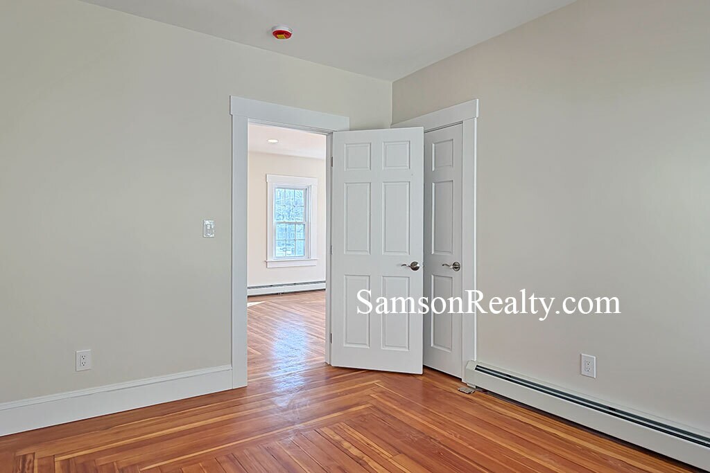 Building Photo - 178 Hillside Ave