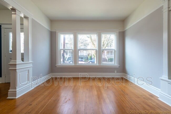 Building Photo - 616 NW 22nd Ave