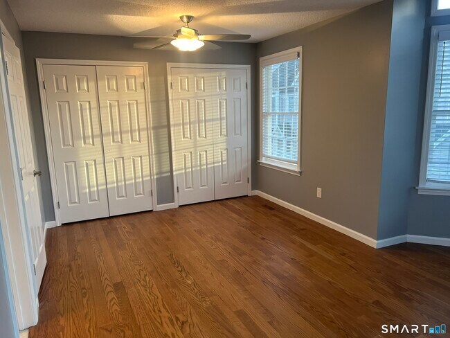 Building Photo - 924 Quinnipiac Ave