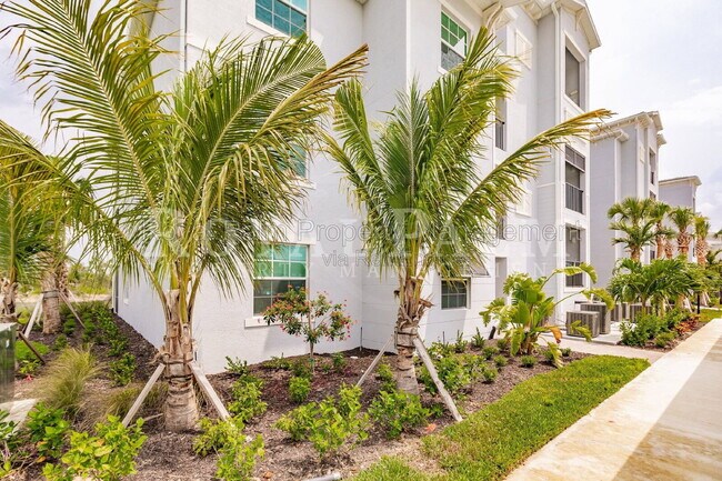Building Photo - 14141 Heritage Landing Blvd