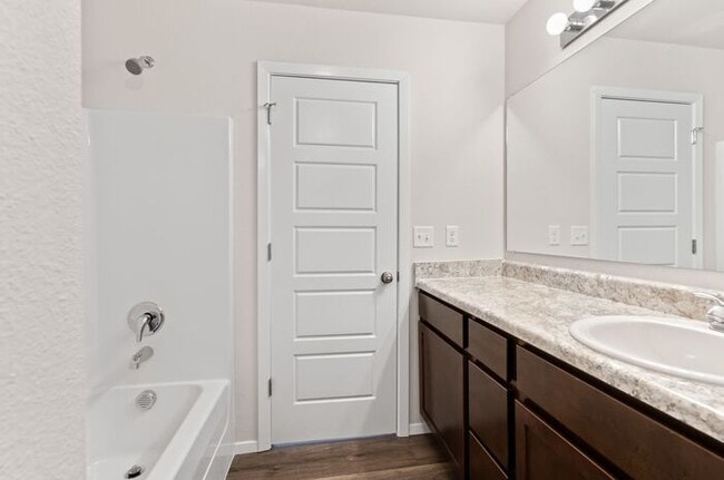 Building Photo - Celebrate the 4th of July! Get a FREE Blackstone Grill if You Sign by July 15 | 3 Bed, 2.5 Bath H...