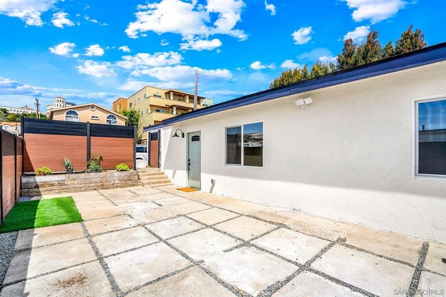 Building Photo - 5515 Lauretta St