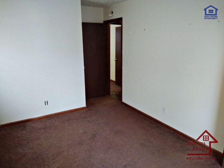 Building Photo - 506 Davis St