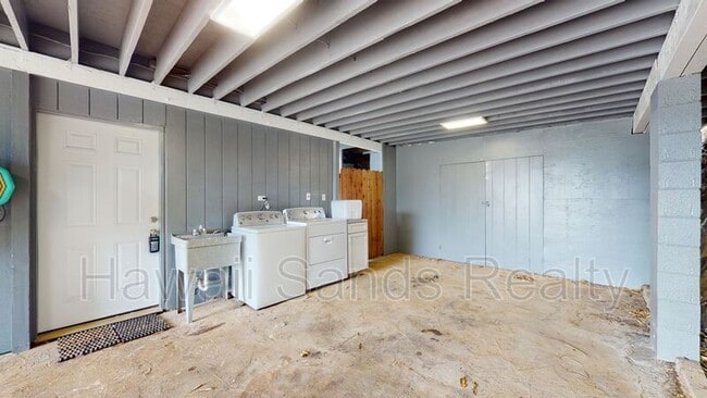 Building Photo - 44-119 Mikiola Dr