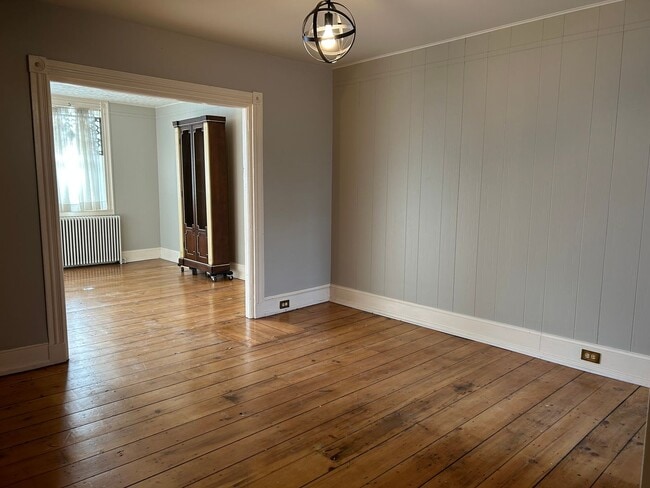 Building Photo - Cozy 2-Bedroom Home with Bonus Rooms in Lancaster - Private Backyard!