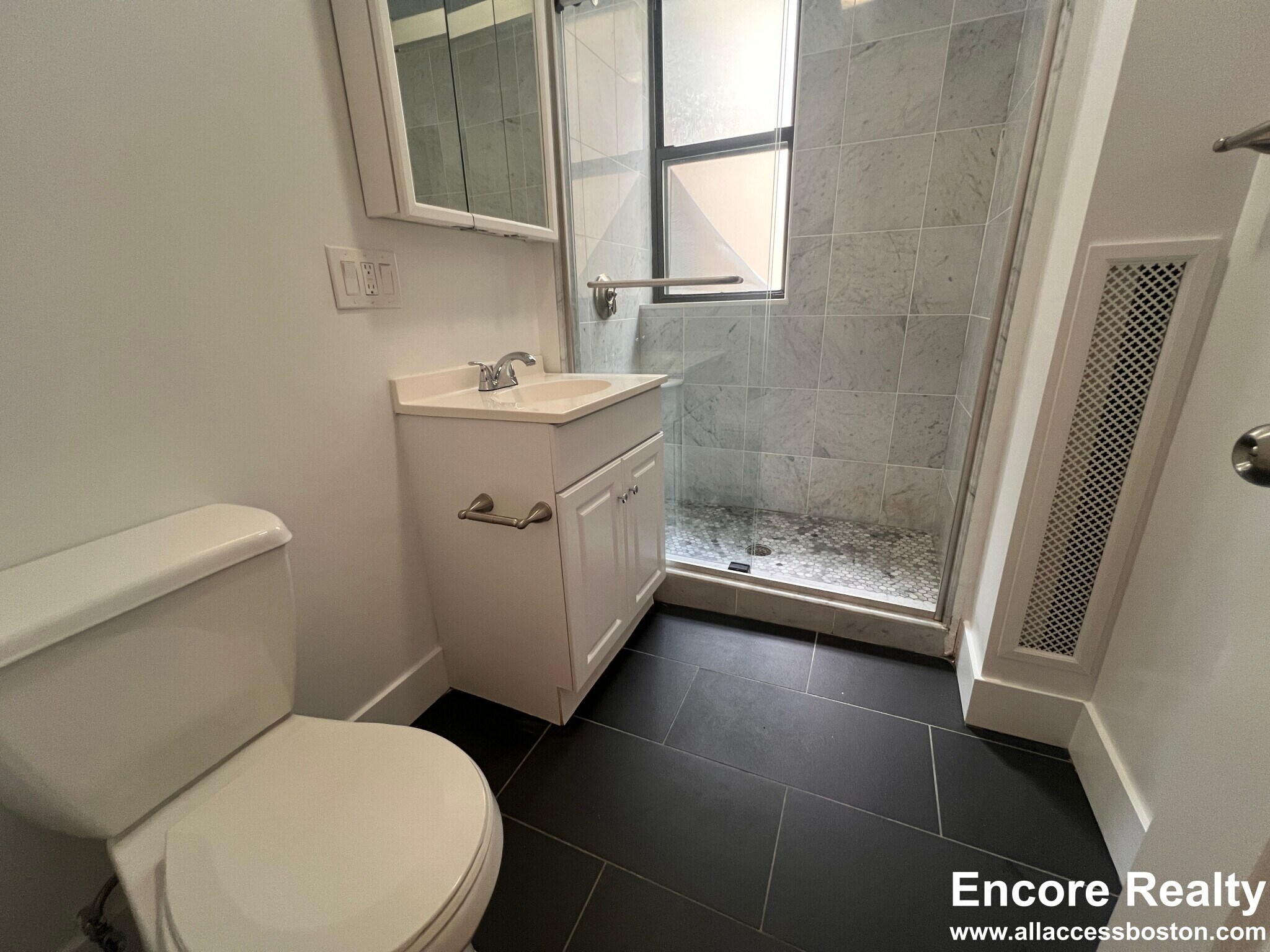 Building Photo - 11 Peterborough St