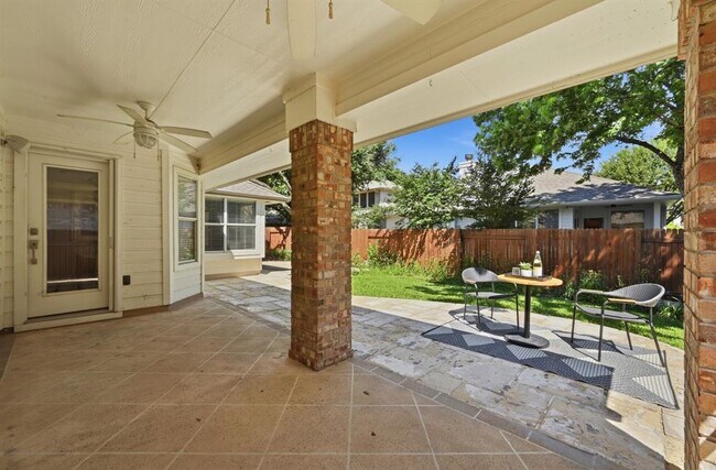 Building Photo - 905 Hunter's Creek Dr