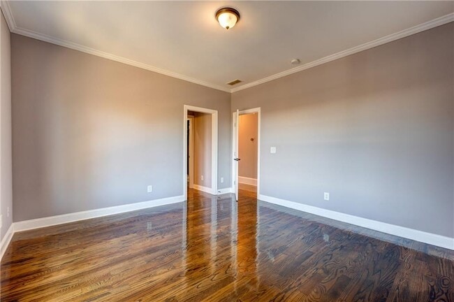 Building Photo - 1049 Highland Village Trail