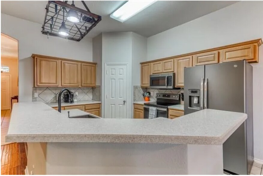 Building Photo - 6525 Sierra Madre Dr