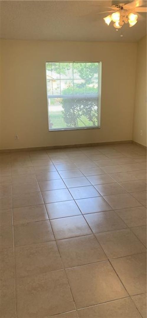Building Photo - Vero Lake Estates