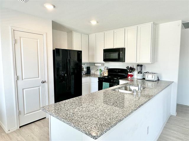 Building Photo - 4152 Silverstein St