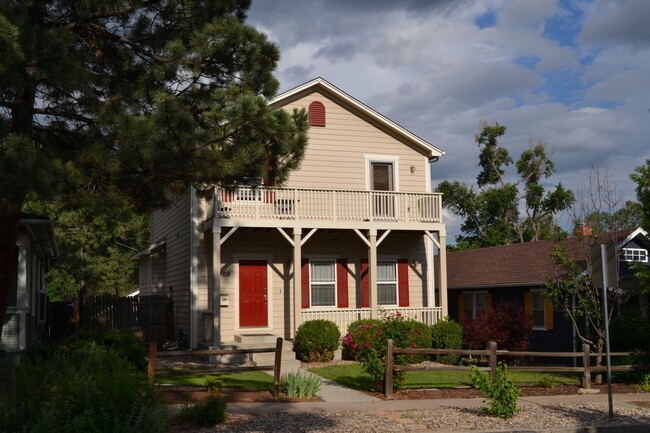 Primary Photo - CHARMING 4 BEDROOM DOWNTOWN HOME