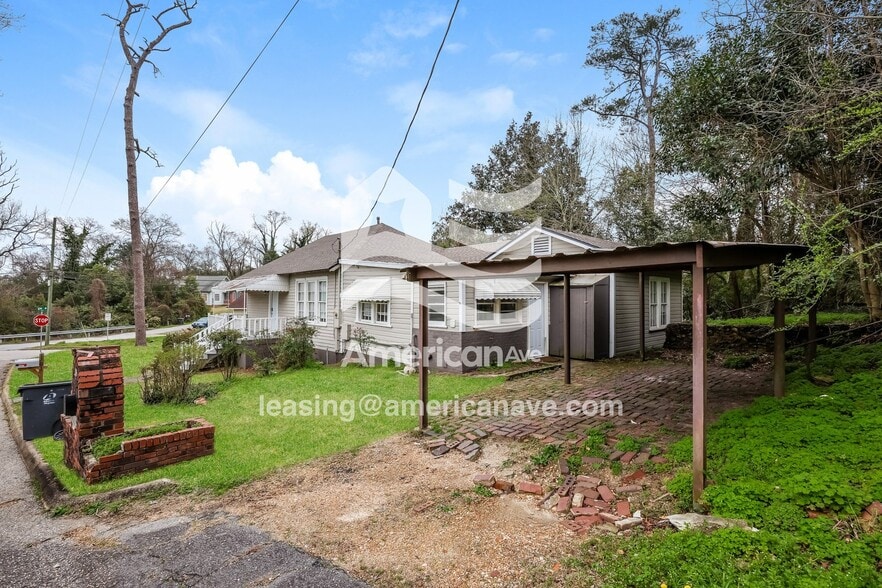 Building Photo - 1703 Pine St