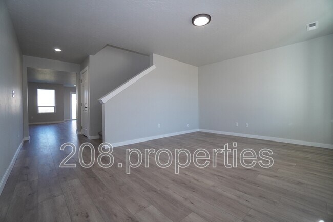 Building Photo - 1218 W Bass River Dr