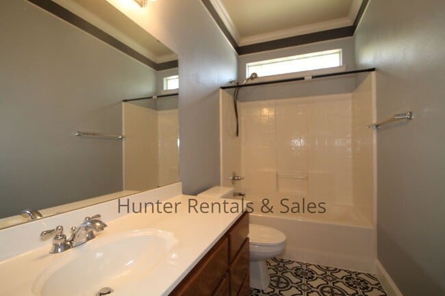 Building Photo - Country Trails Gem with a Pool Made for Te...