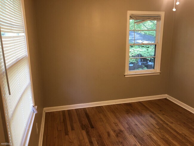 Building Photo - 3 br, 1 bath House - 2550 Graywall Street