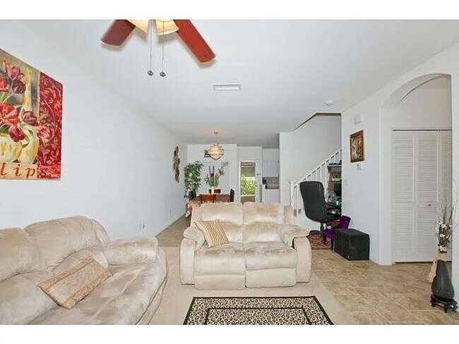 Building Photo - 91-1050-1050 Kaileolea Dr