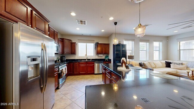 Building Photo - 3272 E Meadowview Dr