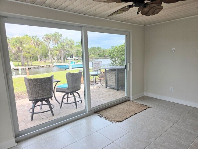 Building Photo - Islands Community Condo