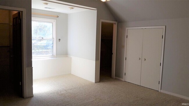 Building Photo - 2939 Woodside Ct