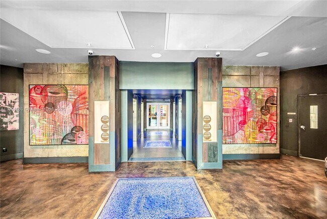 Building Photo - 690 SW 1st Ct