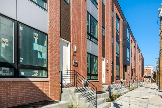 Building Photo - Pennsport Townhome with Garaged Parking