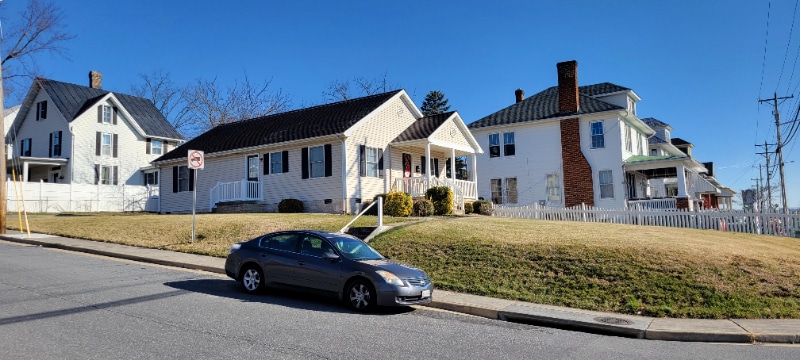 Building Photo - 438 W Market St