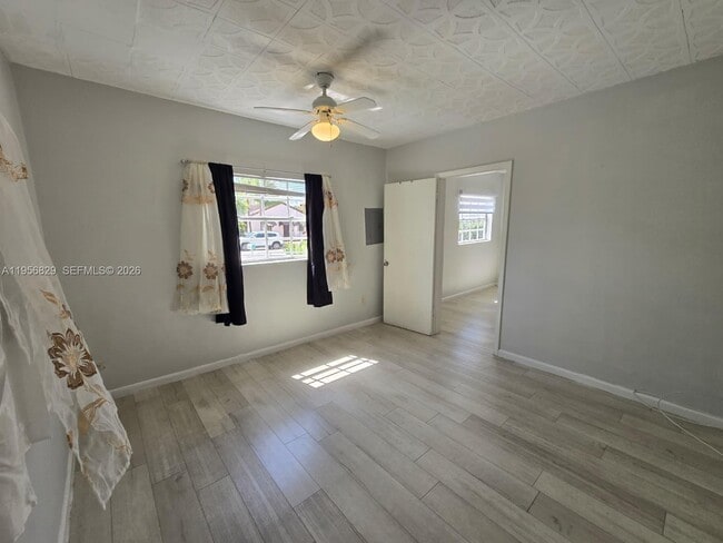 Building Photo - 3083 SW 17th St