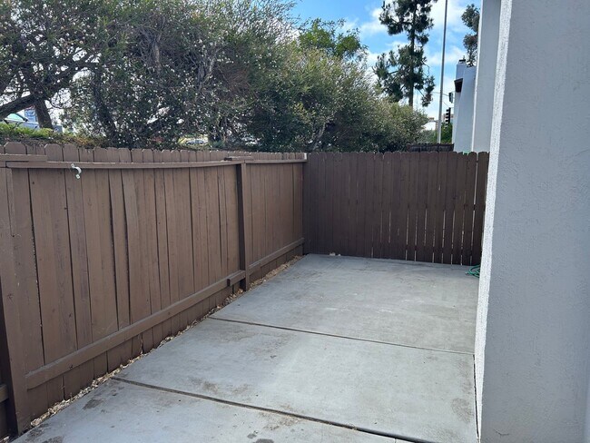 Building Photo - 3 Bedroom Home Near UCSD, UTC Mall, and Be...