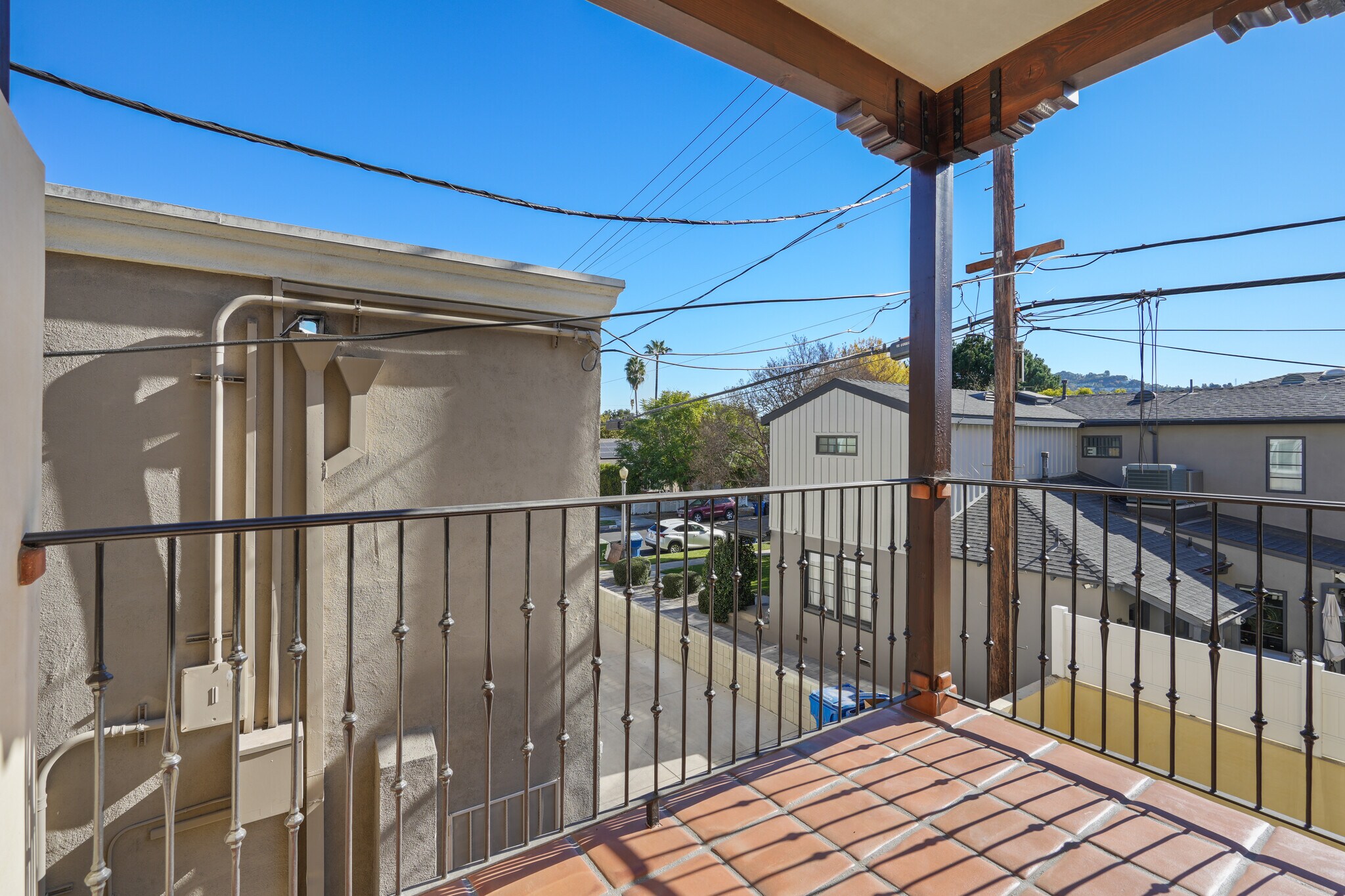 Building Photo - 11474 Moorpark St