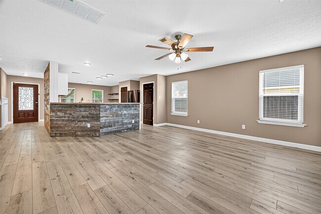 Building Photo - 926 Seabourne Meadow Dr