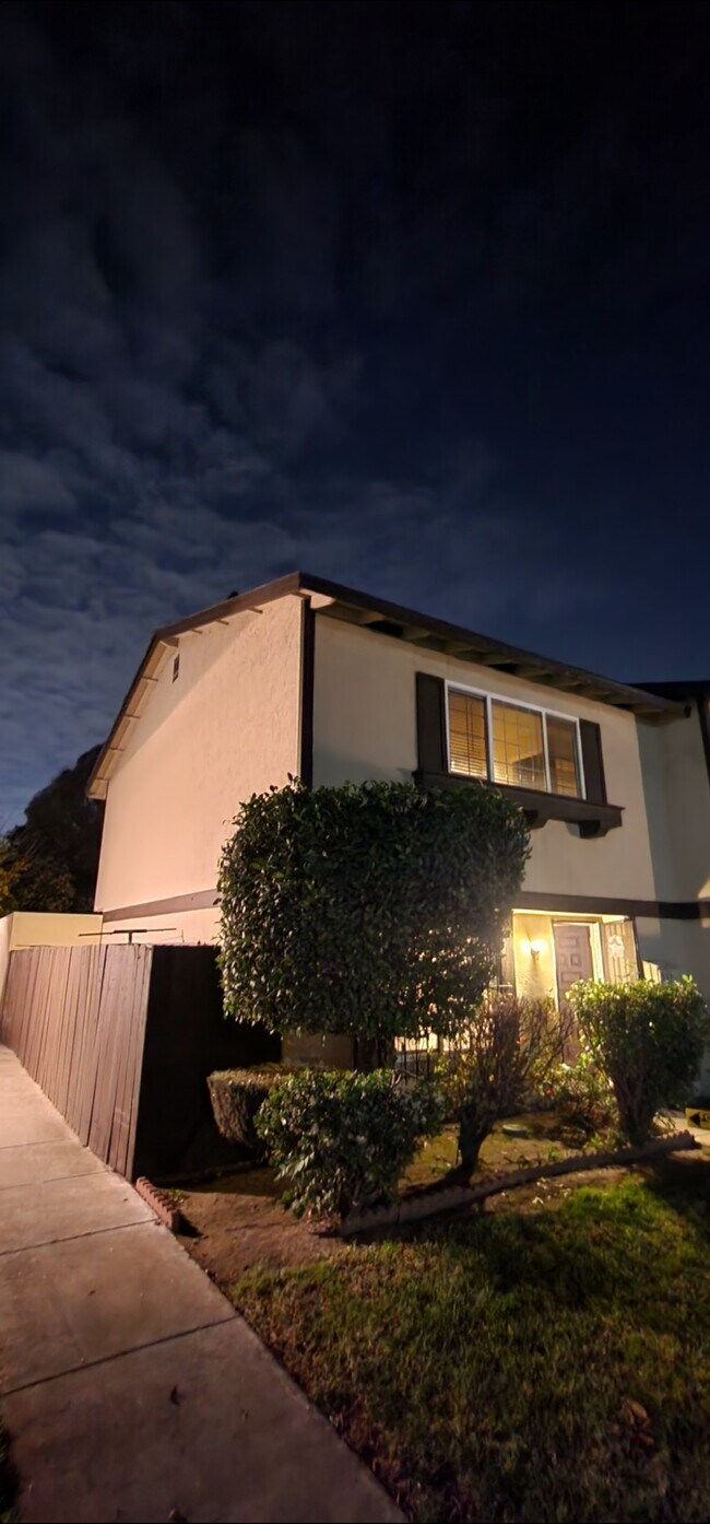 Primary Photo - 574 Palmetto Dr