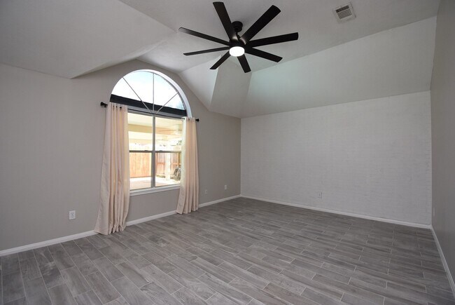 Building Photo - 23122 Beech Canyon Dr