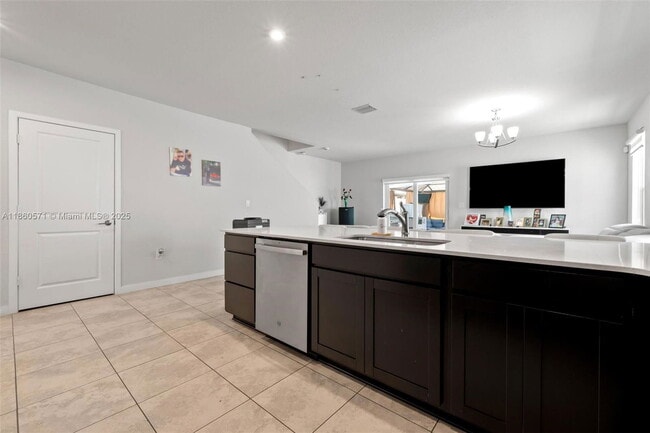 Building Photo - 610 NW 11th Ave