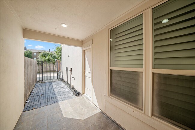 Building Photo - 13419 Preston Cliff Ct