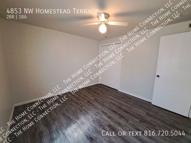 Building Photo - Clean 4-Plex Apartment-Park Hill Schools!