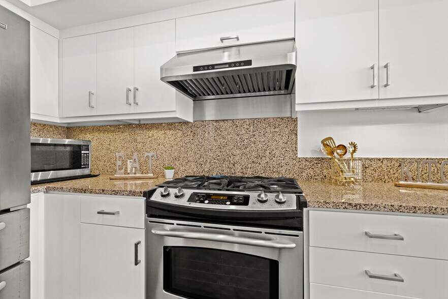 Building Photo - 630 Thomas L Berkley Way